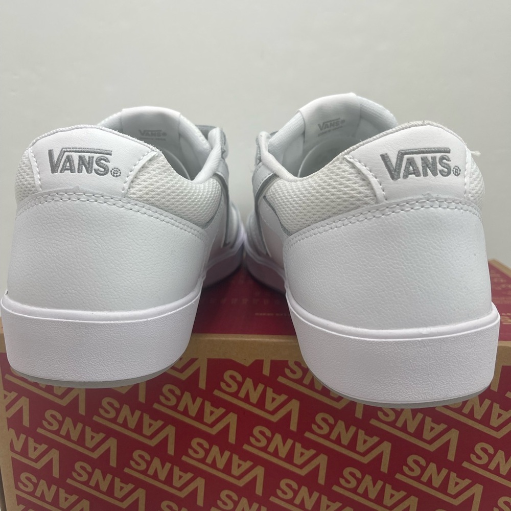 Vans Men’s Lowland Cc Velcro
Sport True White/Drizzle Sneakers
VN000CRJXP3 - Picture 15 of 16